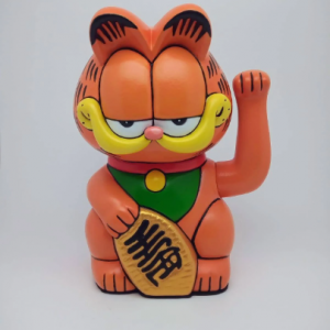 Garfield maneki neko sculpture